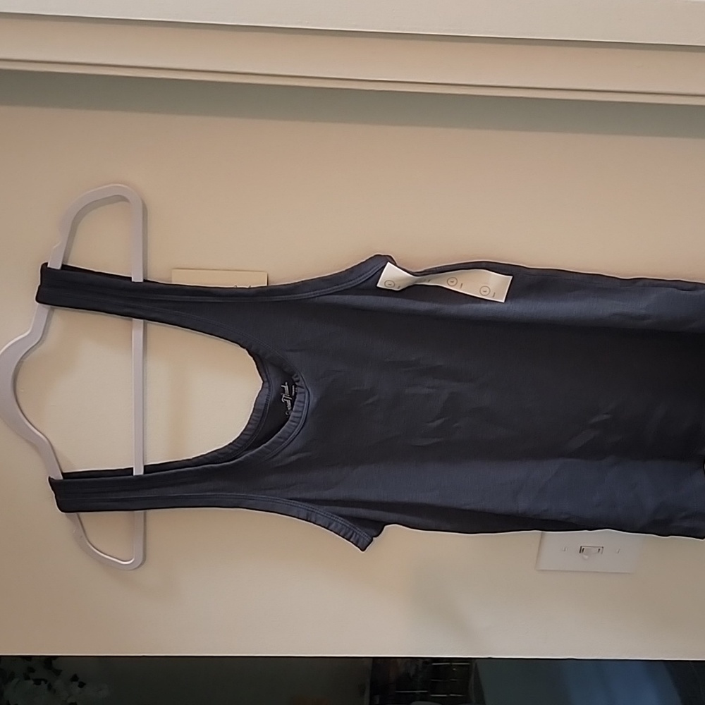 Sleeveless shirt